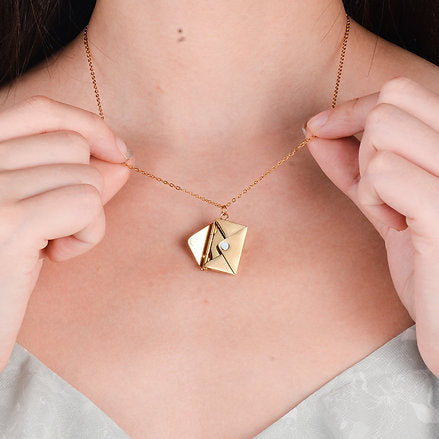 Collar y Dije de Sobre con cartita Adentro Personalizado con foto o Texto😍😍❤️